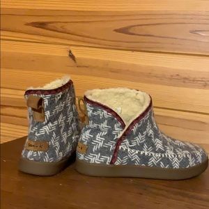 Sanuk rubber soled house shoes